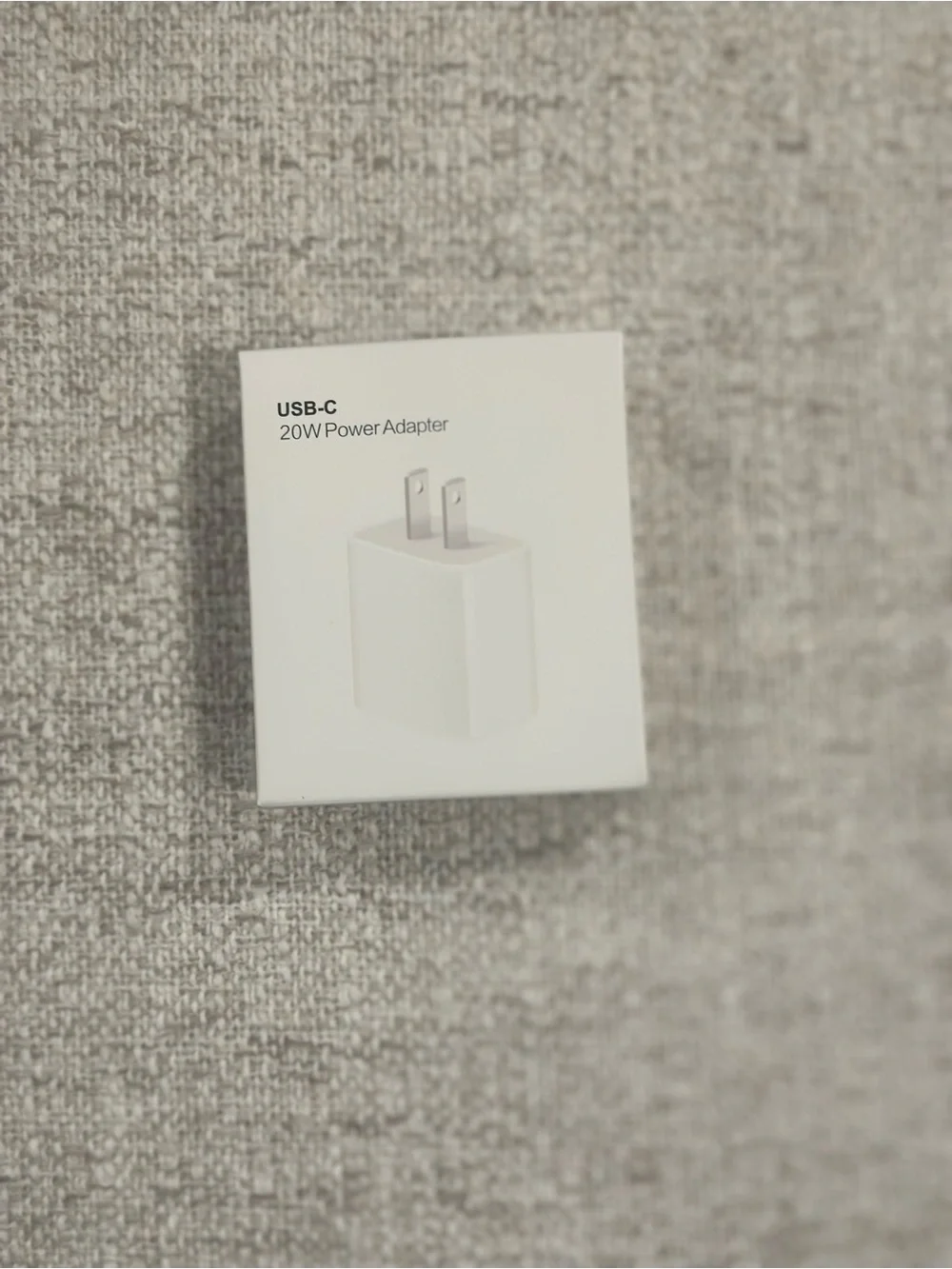 iPhone USB-C to Lightning Cable (2m) and 20W USB-C Power Adapter – White